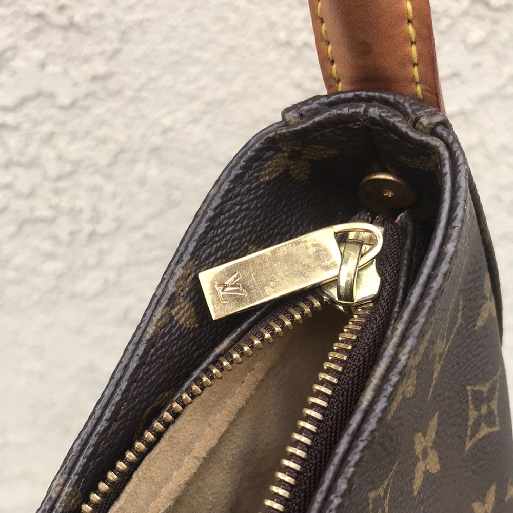 🔥DISCONTINUED🔥LARGE ZIPPER LOUIS VUITTON - Picture 8 of 16